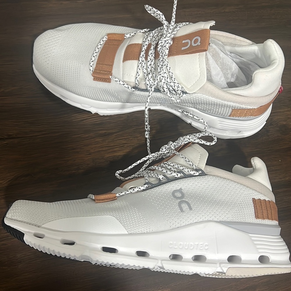 On Clouds Like New size 8 - fits like a 8.5